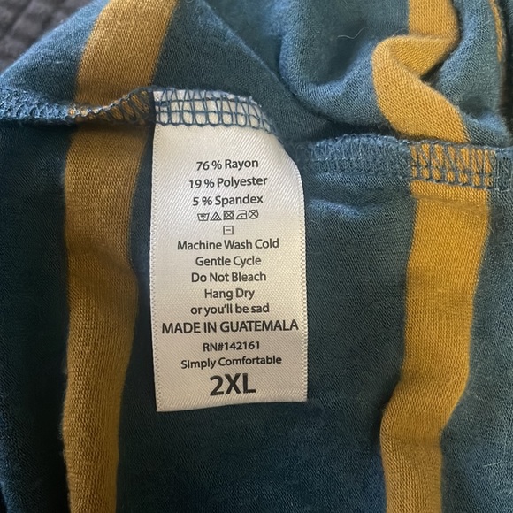 LuLaRoe Stripe Julia - Picture 2 of 9